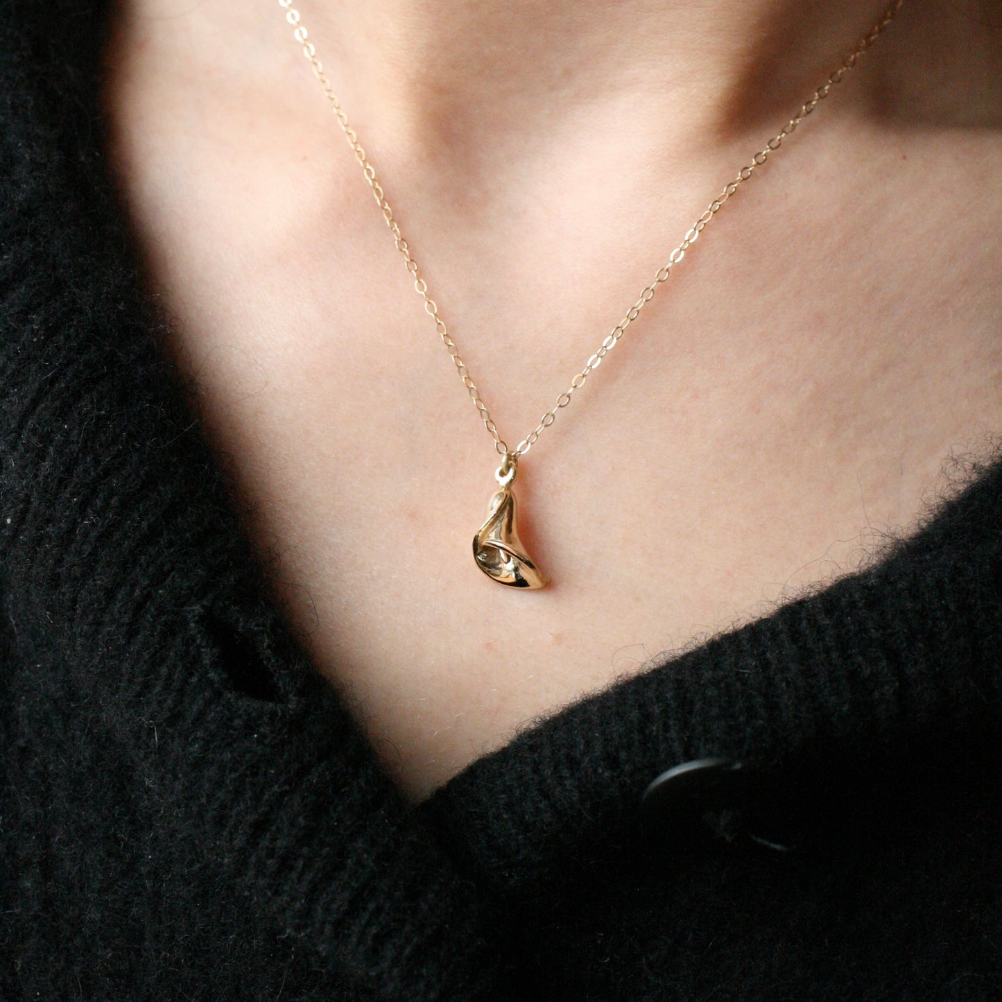 Calla Lily Pendant