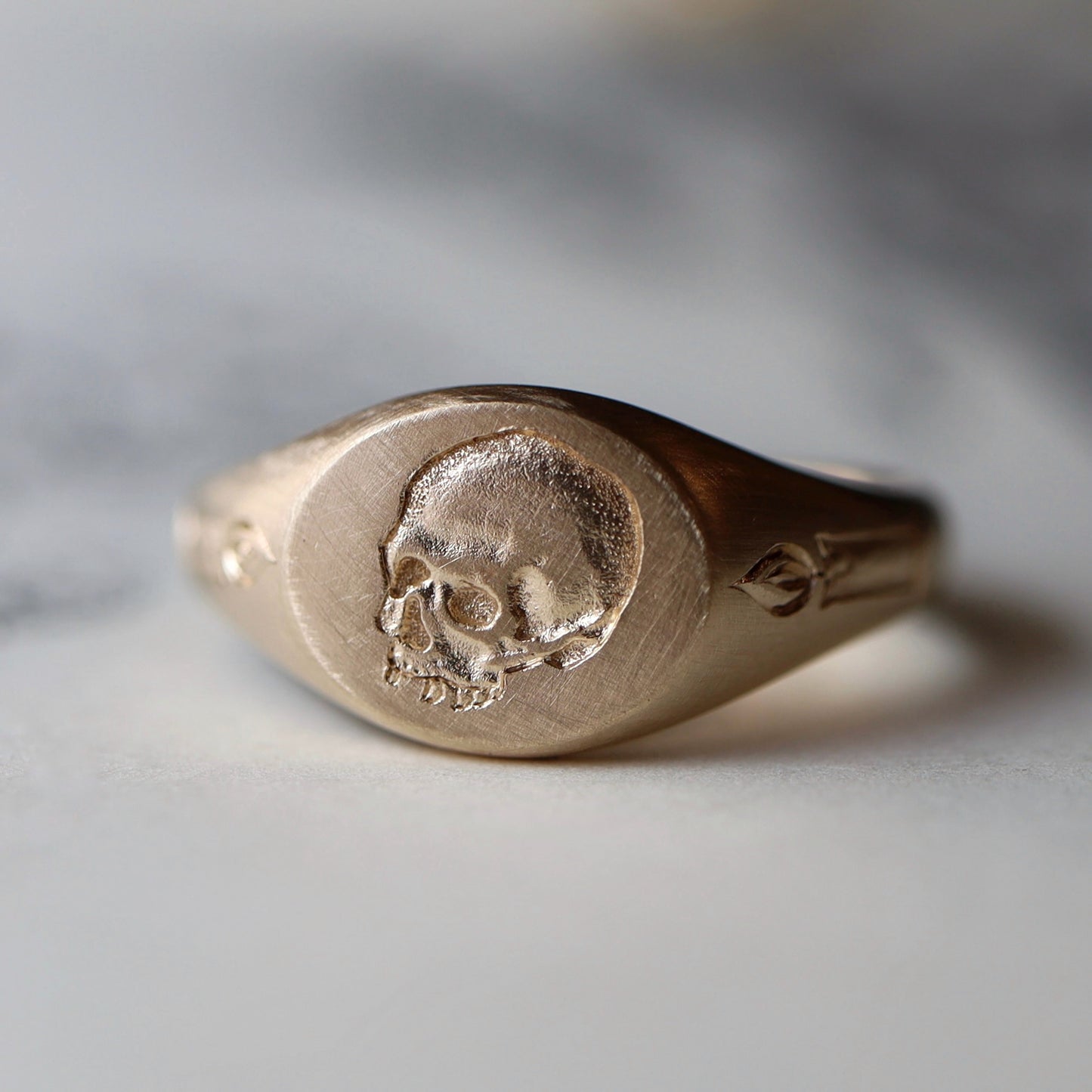 Momento-mori Skull Signet Ring