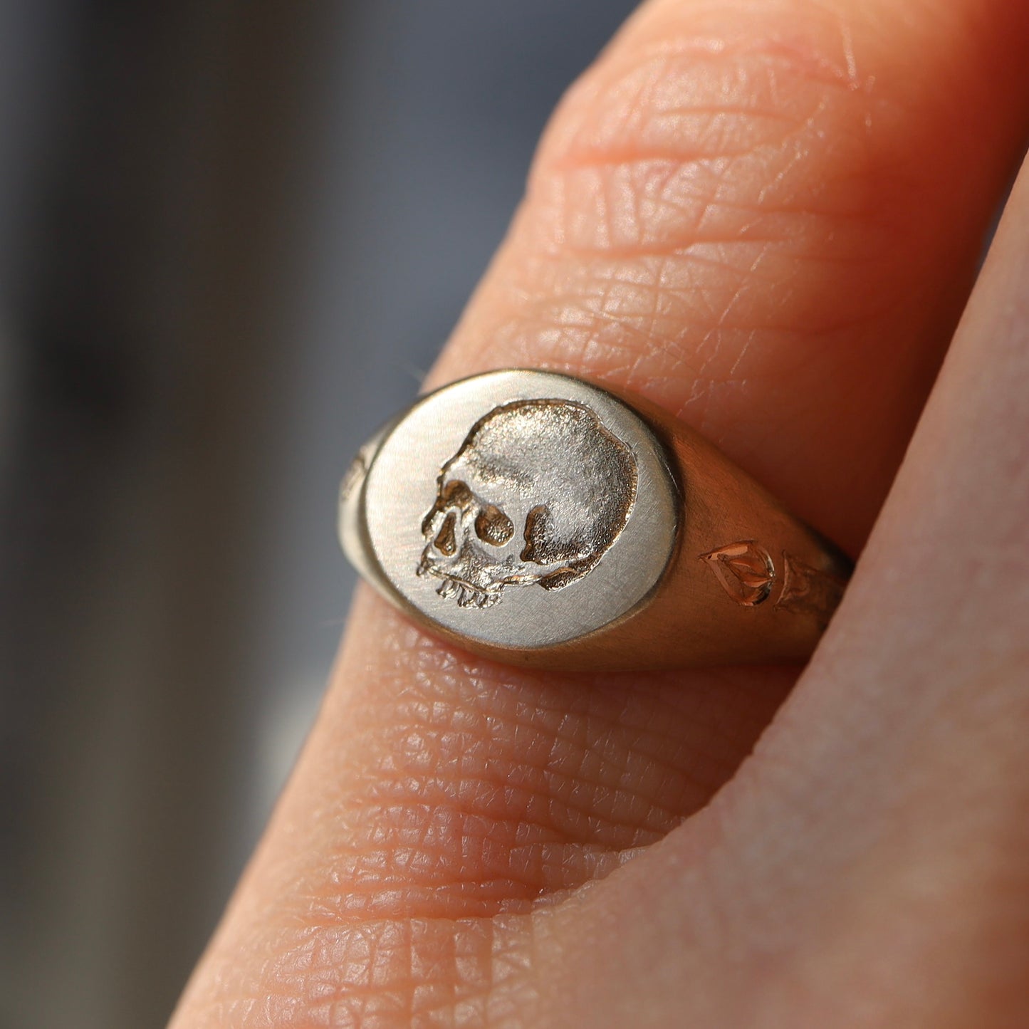 Momento-mori Skull Signet Ring