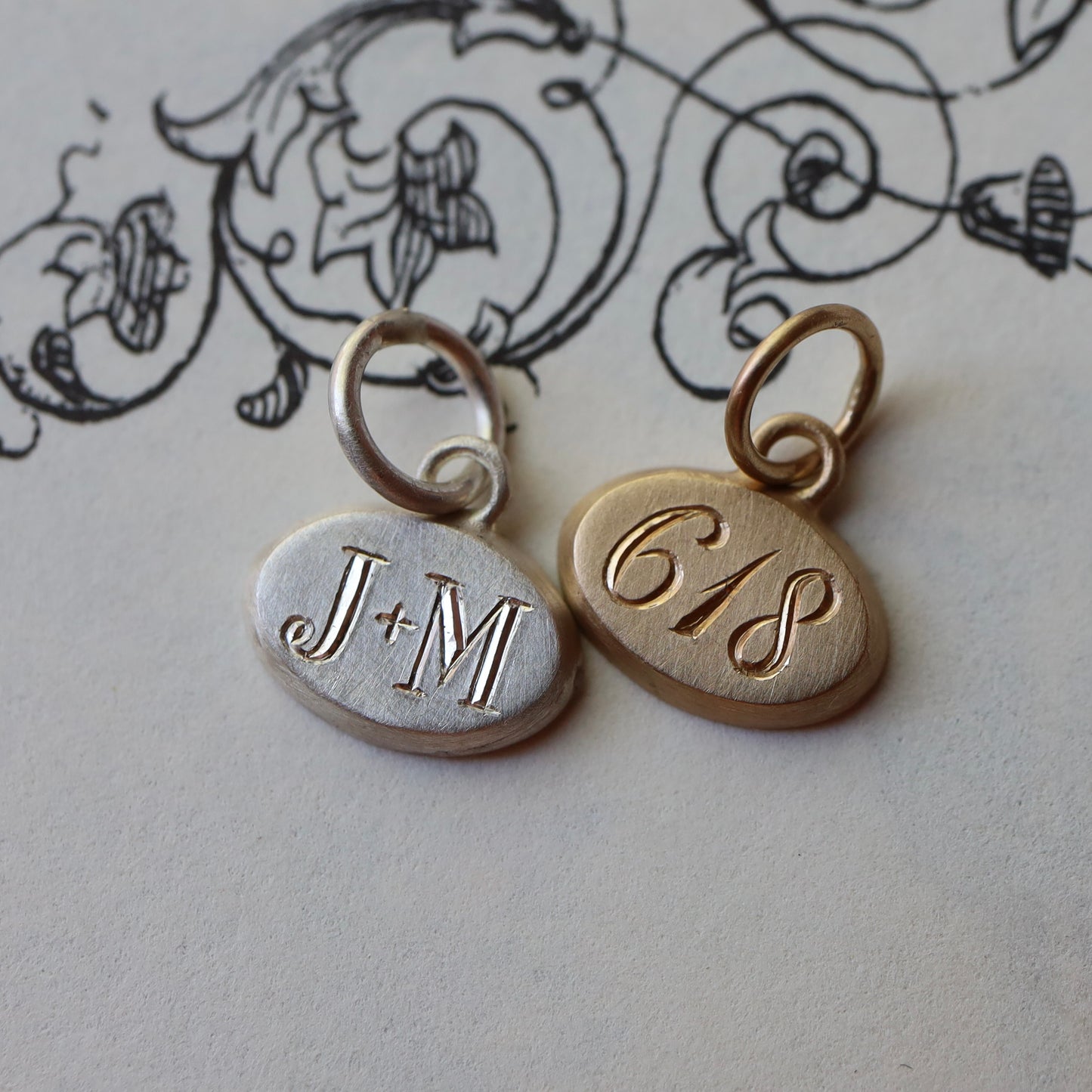 Engravable Mini East/West Oval Pendant