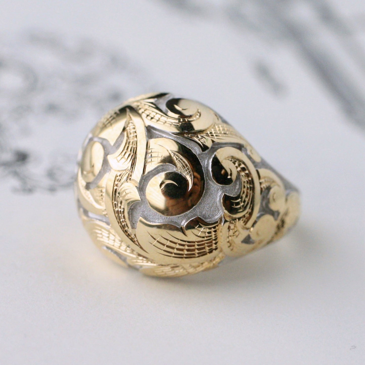 Acanthus Bombé Ring in Two-Tone