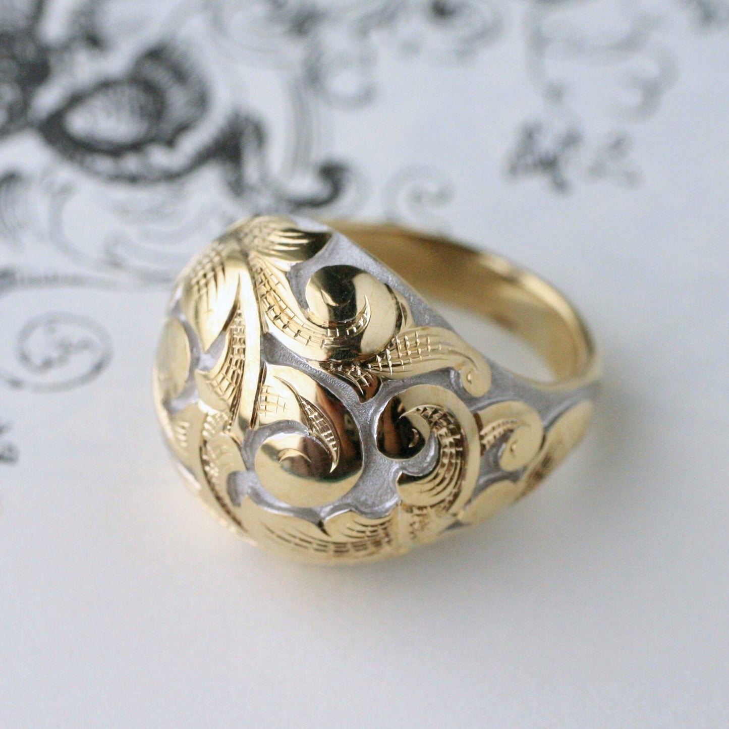 Acanthus Bombé Ring in Two-Tone