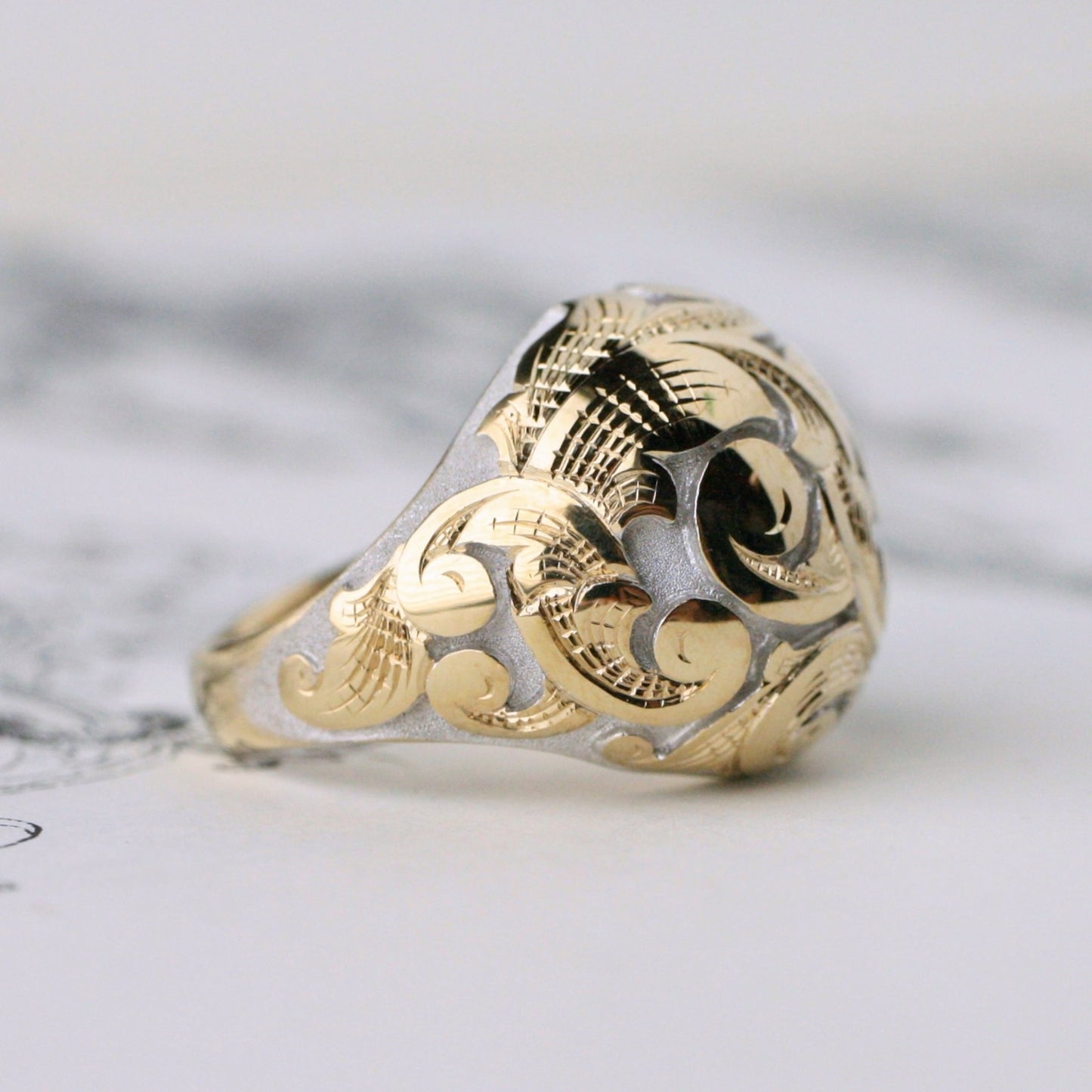 Acanthus Bombé Ring in Two-Tone