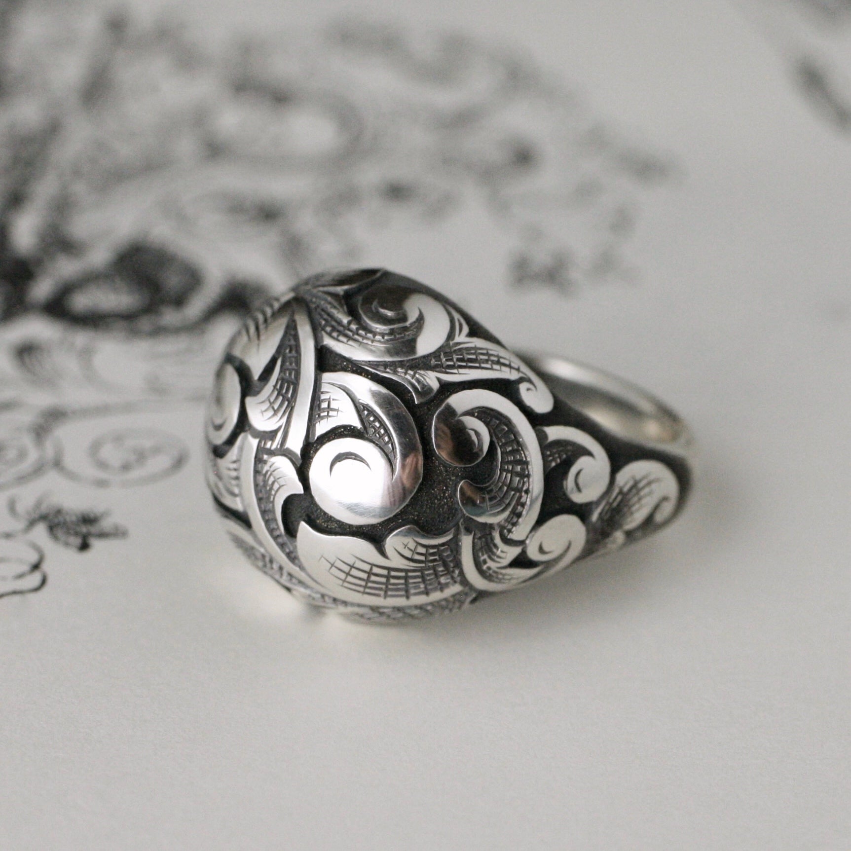 Acanthus Bombé Ring – Blue Blue Driver