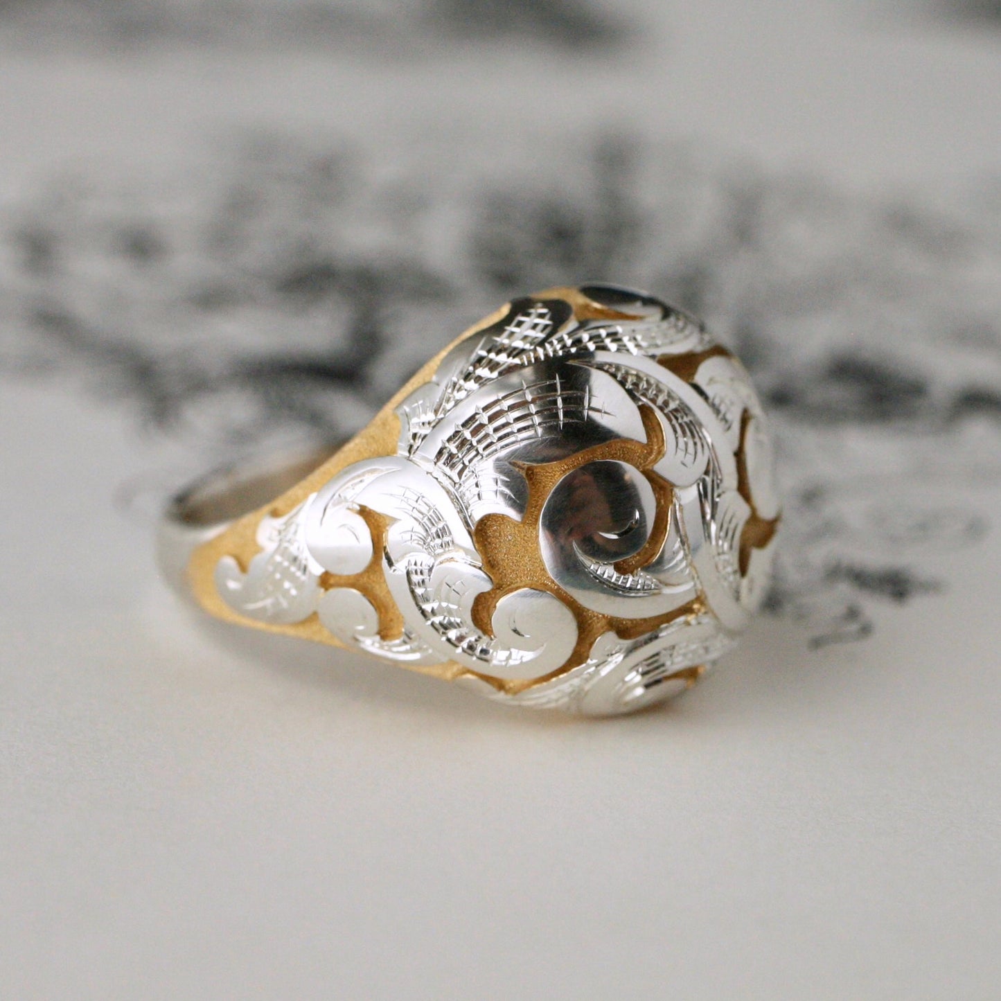 Acanthus Bombé Ring in Two-Tone