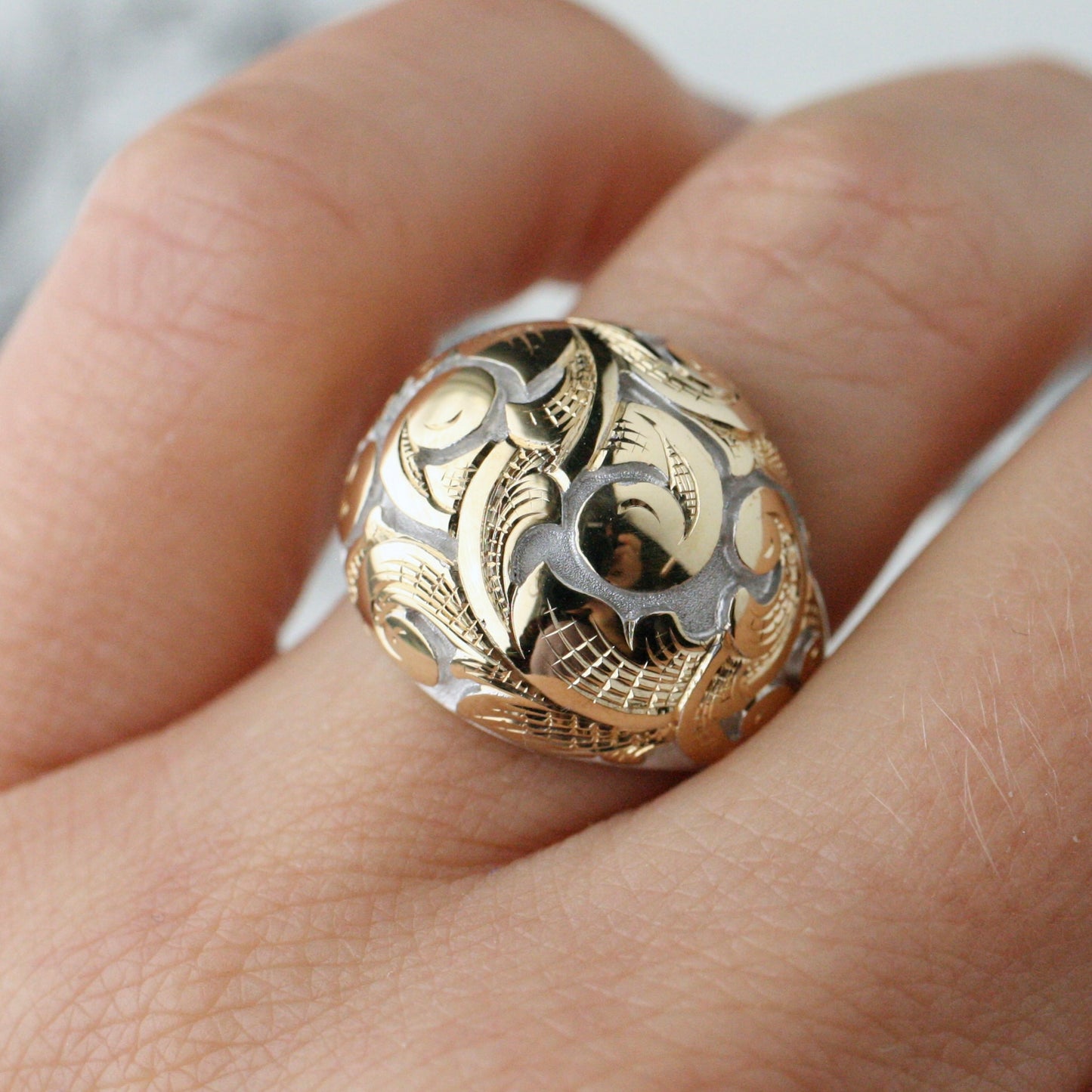 Acanthus Bombé Ring in Two-Tone