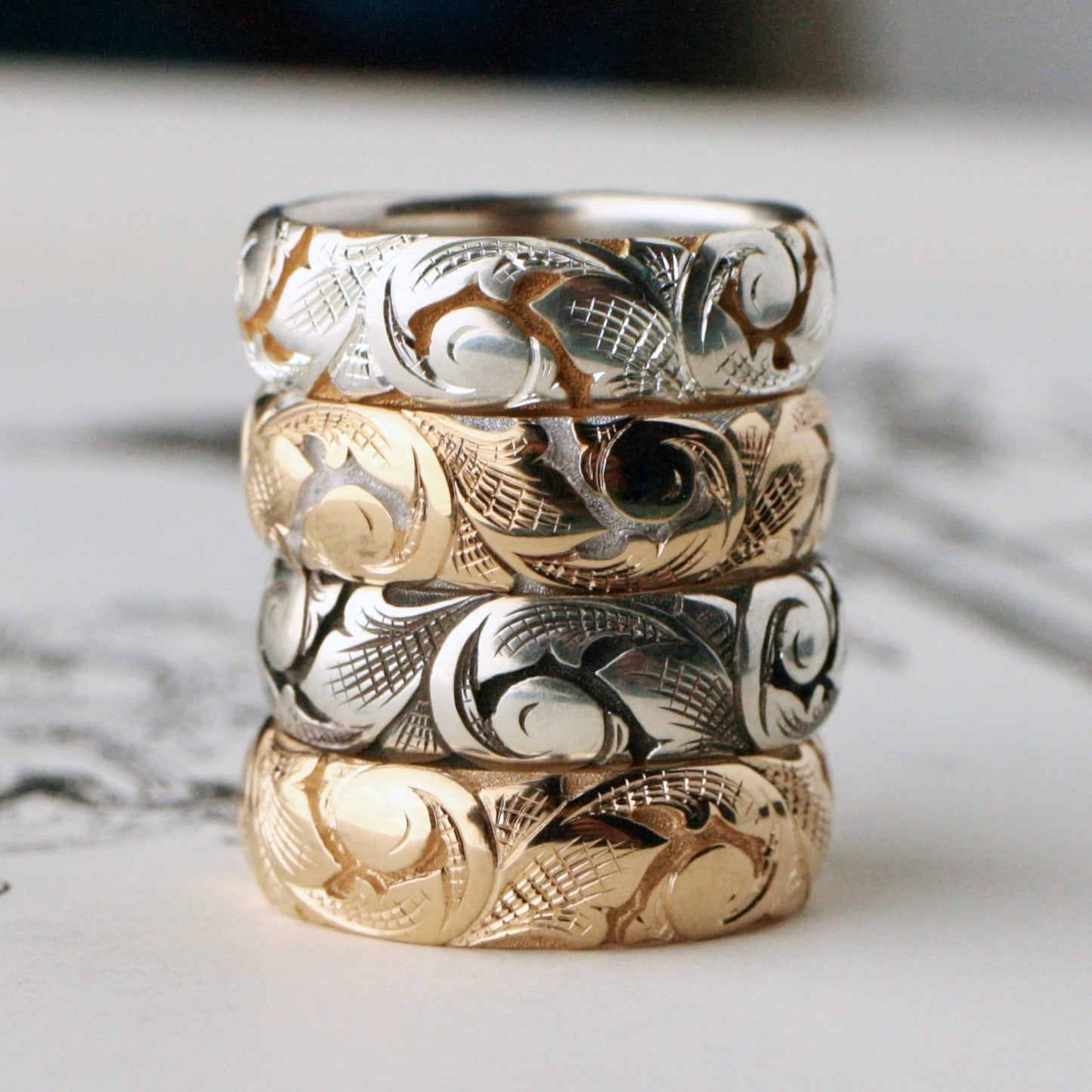 Slim Acanthus band in Two-Tone